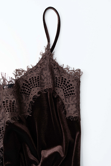 Бархатный топ с кружевом