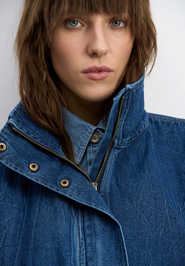 Джинсовый бомбер с воротником-стойкой