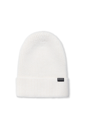 белый Трикотажная шапка из шерсти альпака. Модель с отворотом и брендированным ярлыком.