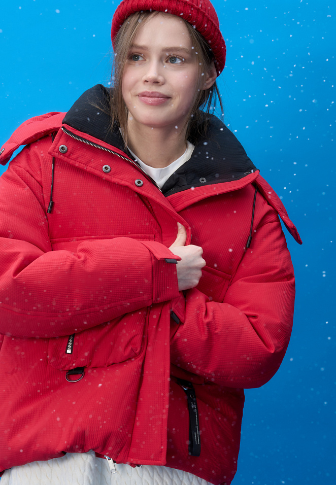 Пуховик с воротником-стойкой и капюшоном