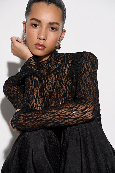 Кружевной топ с пайетками