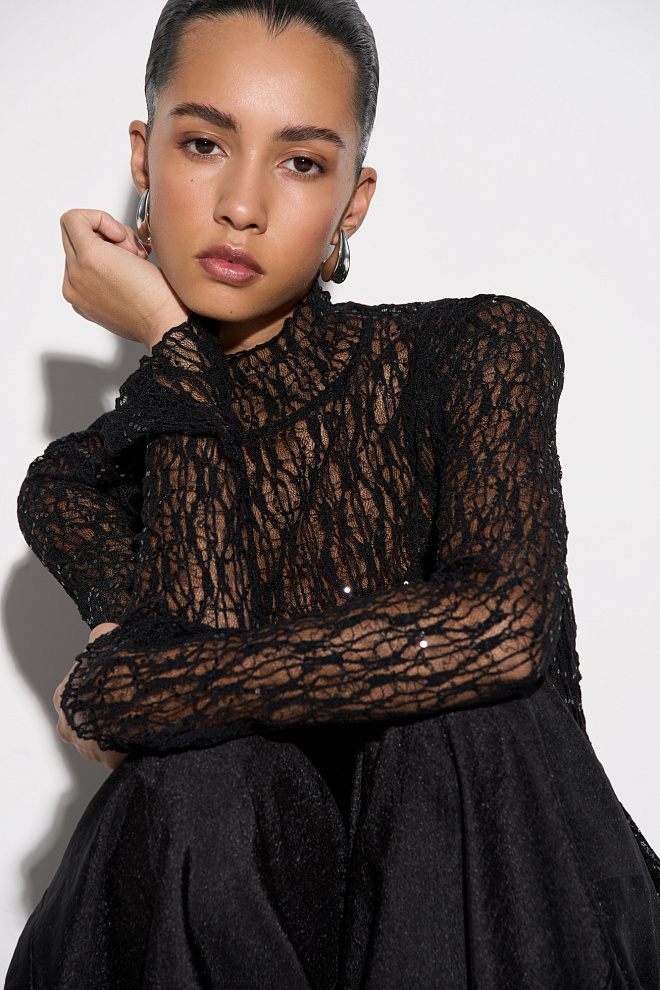 Кружевной топ с пайетками