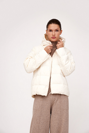 Тонкий пуховик 