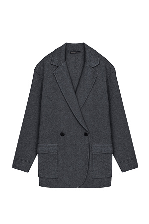 графит Трикотажный двубортный жакет из смесовой шерсти с добавлением кашемира. Модель прямого кроя, с прямоугольными лацканами и накладными карманами с клапанами спереди. Изделие без подкладки.