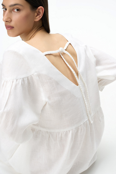 Льняное платье с завязками на спине