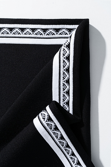 Джоггеры с лампасами и кружевом