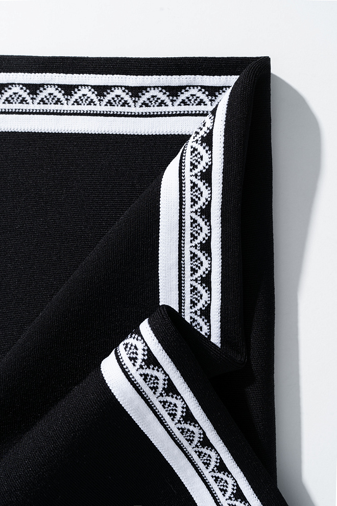 Джоггеры с лампасами и кружевом