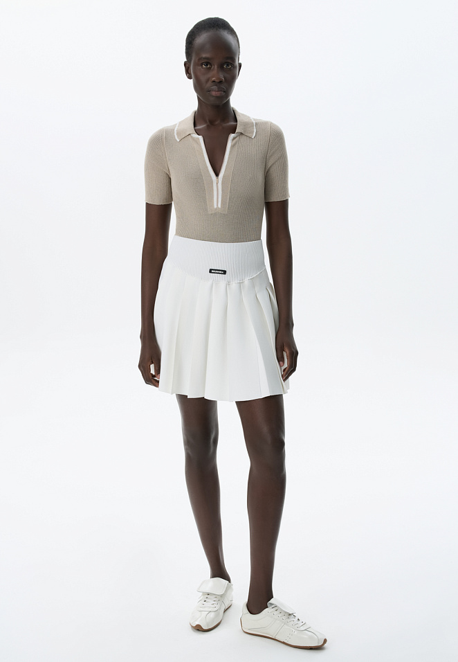 Трикотажная юбка плиссе в теннисном стиле