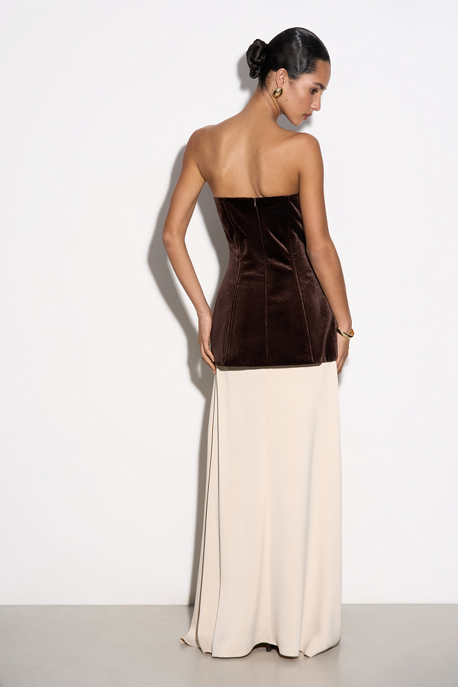 Атласная юбка с разрезом