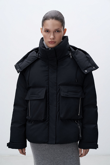 Пуховик с воротником-стойкой и капюшоном