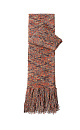 Трикотажный шарф из буклированной пряжи с длинной бахромой.