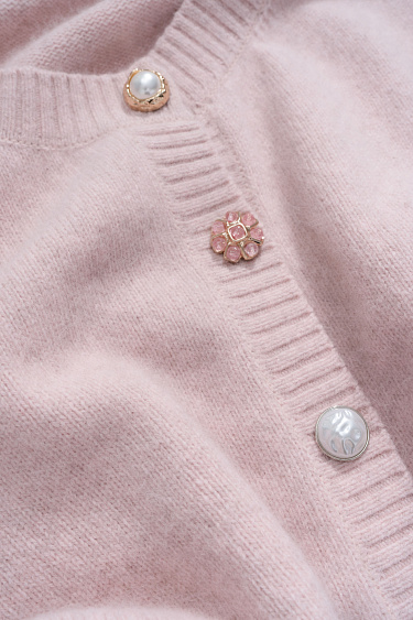 Кардиган на пуговицах из пуха лисы