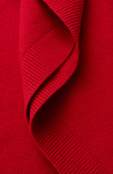 Джемпер с V-образным вырезом 