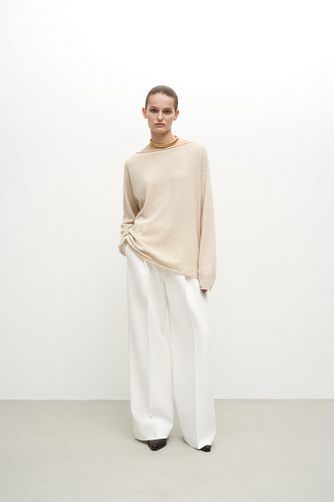 Джемпер с закрученными краями