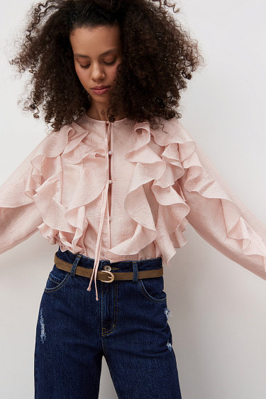 Блузка с объемными воланами