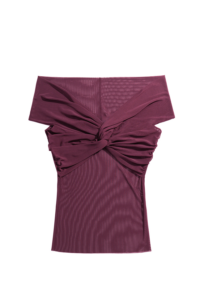 Топ с открытой линией плеч