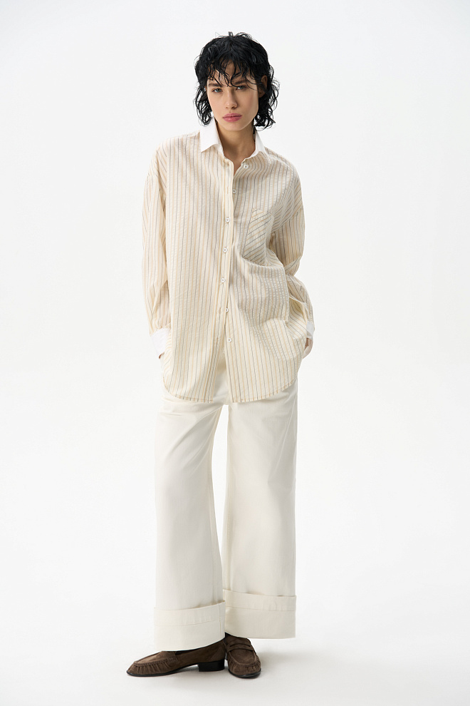 Прямые джинсы с резинкой на поясе