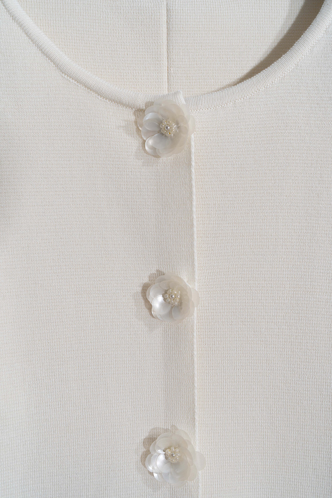 Жакет на магнитных кнопках с декором