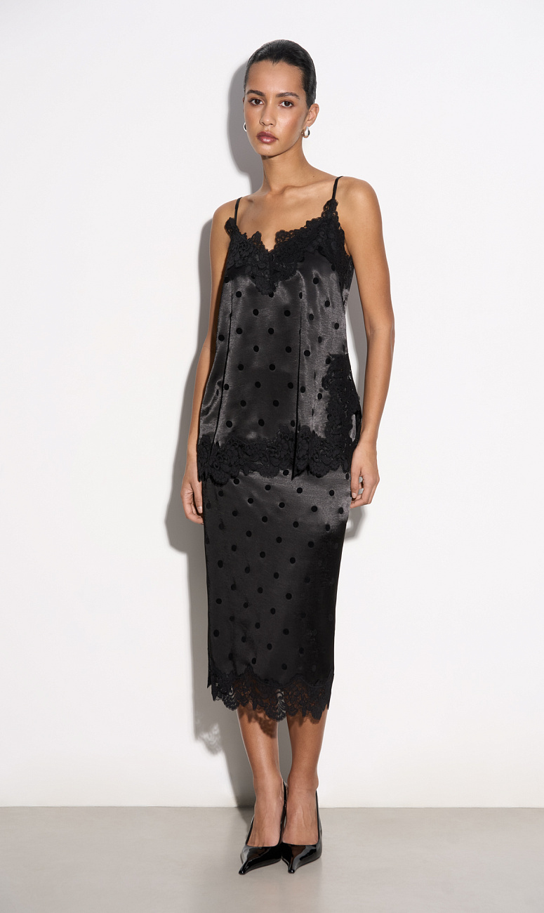 BRUSNIKA. Образ 54 из коллекции night collection