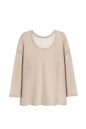 бежевый Полупрозрачный трикотажный джемпер с люрексом. Модель свободного силуэта с длинным рукавом и глубоким вырезом на спине.