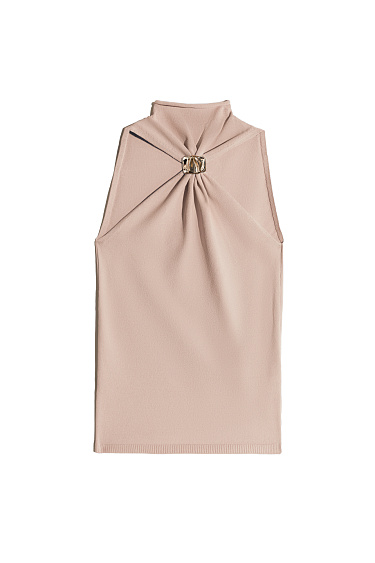 Трикотажный топ с декоративной перемычкой