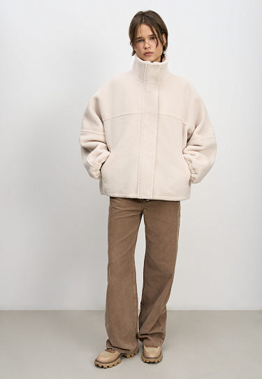 Шуба из экомеха с воротником-стойкой