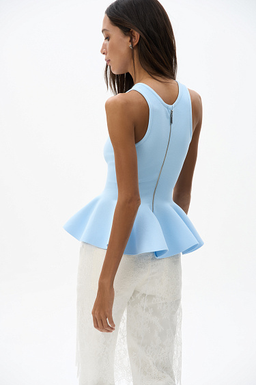 Топ с баской