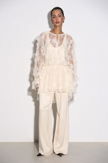 Кружевное мини-платье