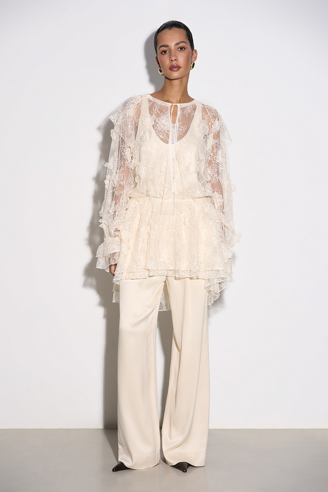 Кружевное мини-платье