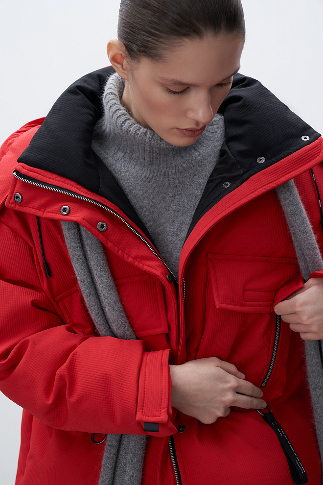 Пуховик с воротником-стойкой и капюшоном