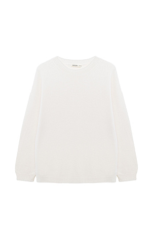 белый Трикотажный джемпер из 100% кашемира. Модель свободного силуэта со спущенной линией плеча и круглым вырезом горловины. Края изделия выполнены в рубчик.