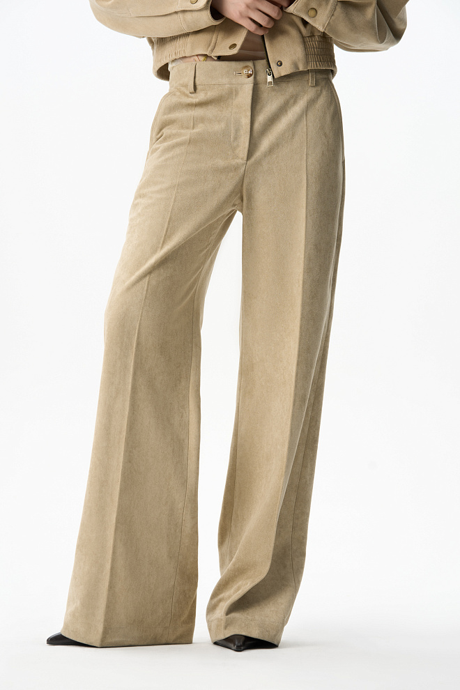 Прямые брюки под замшу