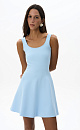 Трикотажное мини платье в стиле baby doll на широких бретелях. Круглый вырез, застежка сзади на молнию. Платье связано из плотной эластичной вискозы, что позволяет прилегать по фигуре и держать объем у юбки.