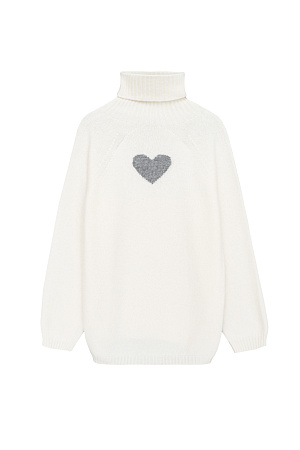 белый Трикотажный удлиненный джемпер из шерсти с добавлением кашемира. Модель с высоким воротником и спущенной линией плеч. Изделие декорировано жаккардовым рисунком в виде сердца.