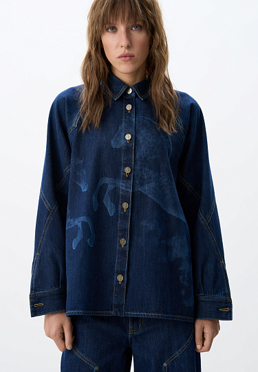 Джинсовая рубашка с принтом лошадей