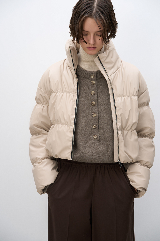 Короткий пуховик