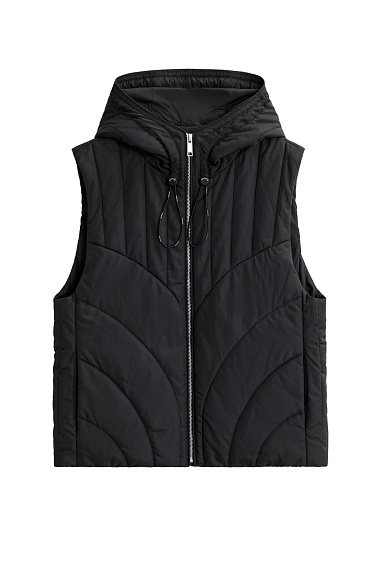 Жилет с капюшоном на синтепоне