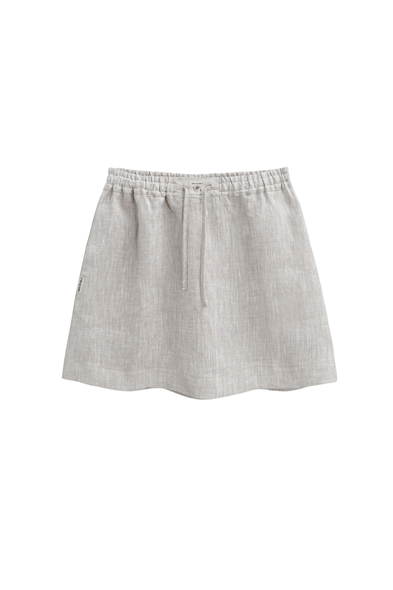 Юбка длины мини из 100% льна. Модель А-силуэта, с широким эластичным поясом на кулиске. Изделие декорировано  брендированным ярлыком.