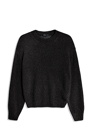 черный Джемпер из вискозы с люрексом. Модель в круглым вырезом горловины. Края изделия выполены в широкий рубчик.
