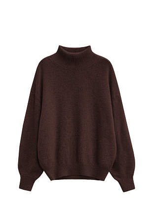 коричневый Трикотажный джемпер из пуха лисы. Модель свободного силуэта с высоким воротом, спущенной линией плеч и широкими рукавами с манжетами на резинке.