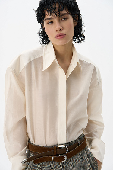 Рубашка из шелка с большими плечами