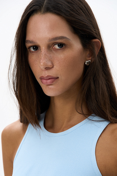 Топ с баской