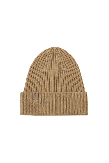 Цельновязаная шапка