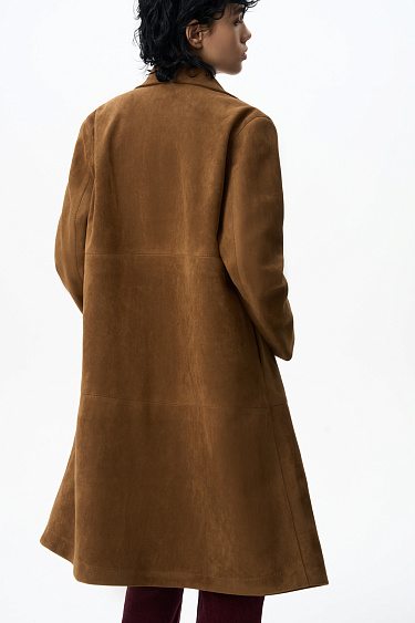 Тренч с отделкой под замшу