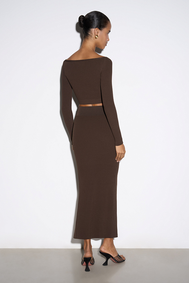 Юбка с разрезом спереди