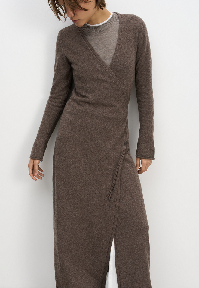 Платье на запах из шерсти и кашемира