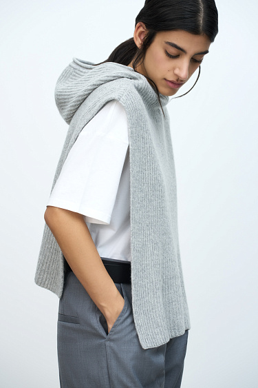 Капор-манишка