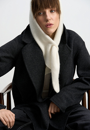 белый Трикотажная косынка из пуха лисы.