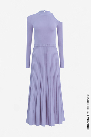 сиреневый Платье из шерсти с вырезом на плече. Расклешенное платье от талии – это бесспорная классика жанра, где основной акцент делается на талии. Один из прекрасных вариантов для того, чтобы придать женственности и романтичности на особом вечере.