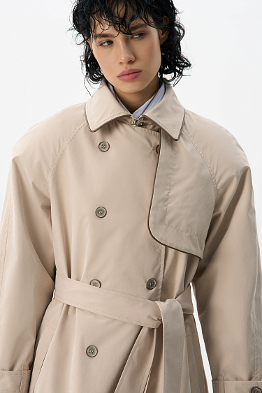 Двубортный тренч с кокеткой